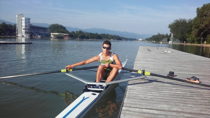 &Sigma;&tau;&omicron; &pi;&rho;&omicron;&pi;&omicron;&nu;&eta;&tau;&iota;&kappa;ό &kappa;&omicron;&iota;&nu;ό&beta;&iota;&omicron; &omicron; &Sigma;&tau;&alpha;ύ&rho;&omicron;&sigmaf; &Sigma;&omicron;&upsilon;&lambda;&alpha;&rho;ί&kappa;&alpha;&sigmaf;